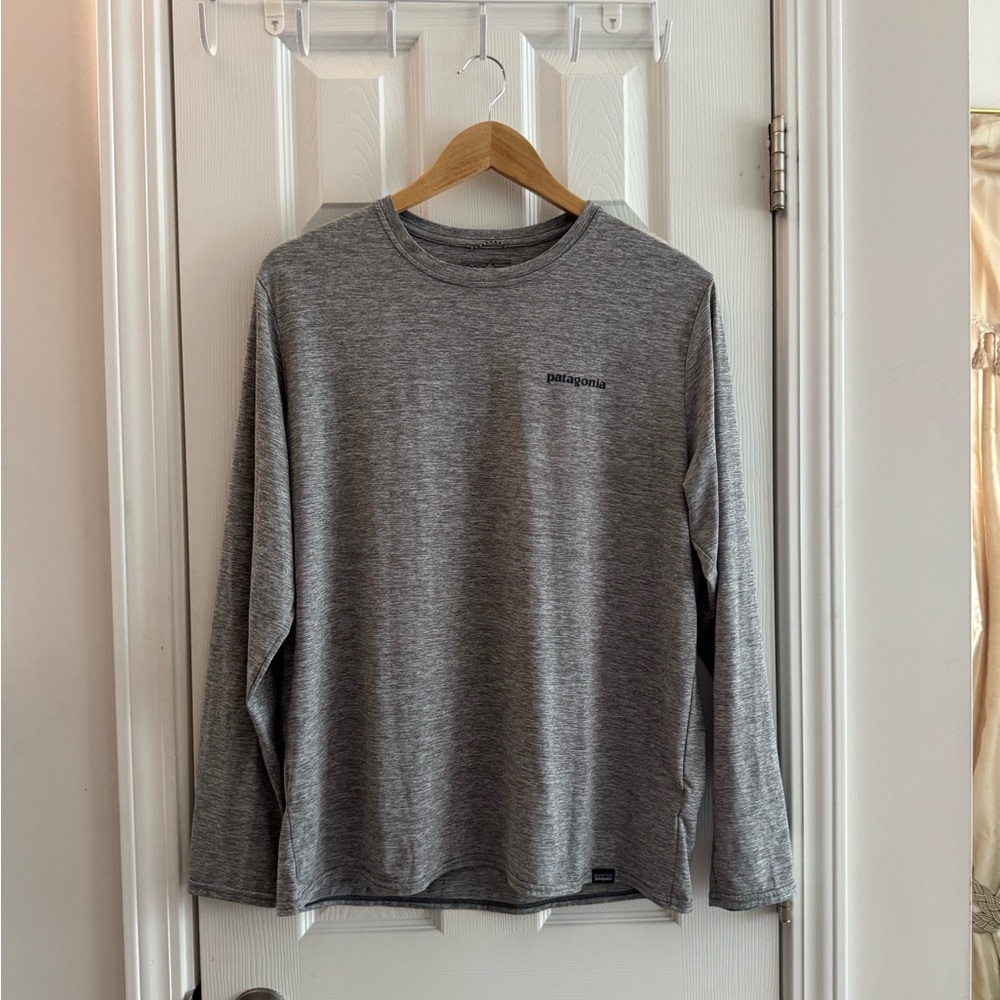 Patagonia Men's Long Sleeve Gray Tee, Size L